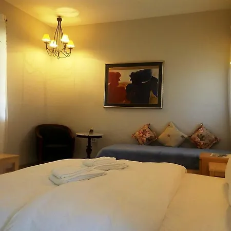 Linouria Guest house *