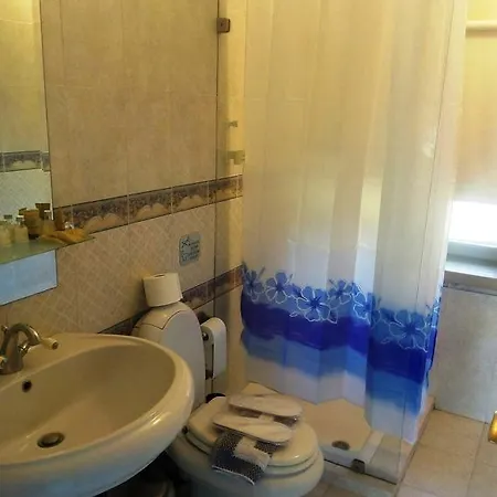 Guest house Linouria *