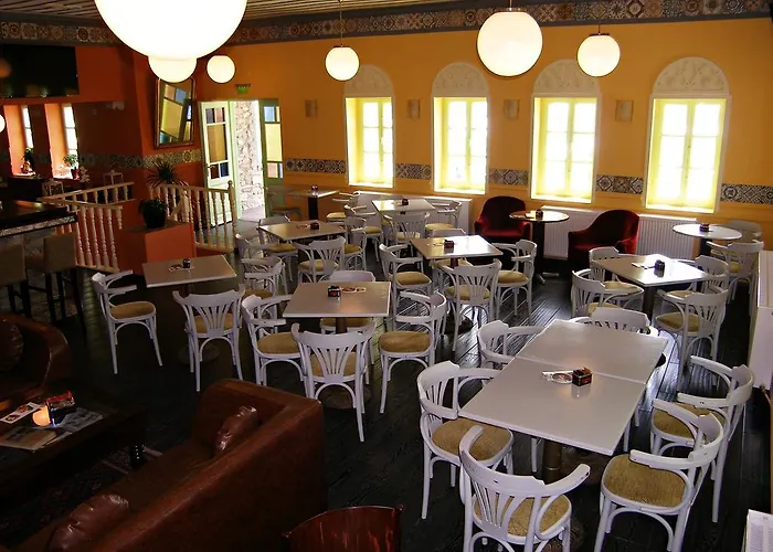 Linouria בית הארחה 3*