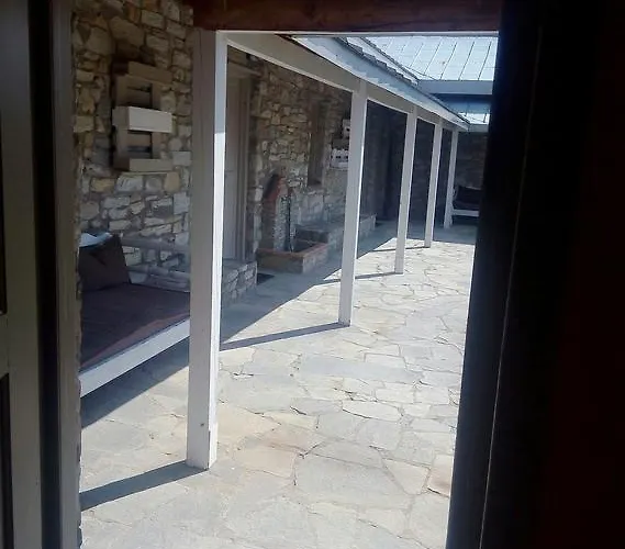 Linouria בית הארחה Nimfaíon