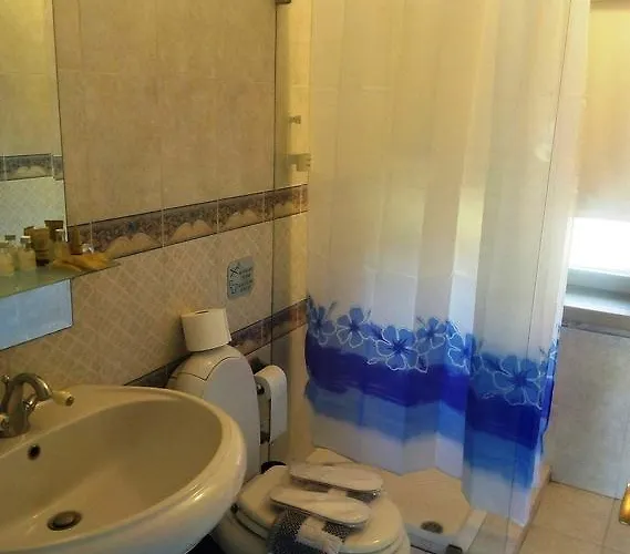 בית הארחה Linouria 3*