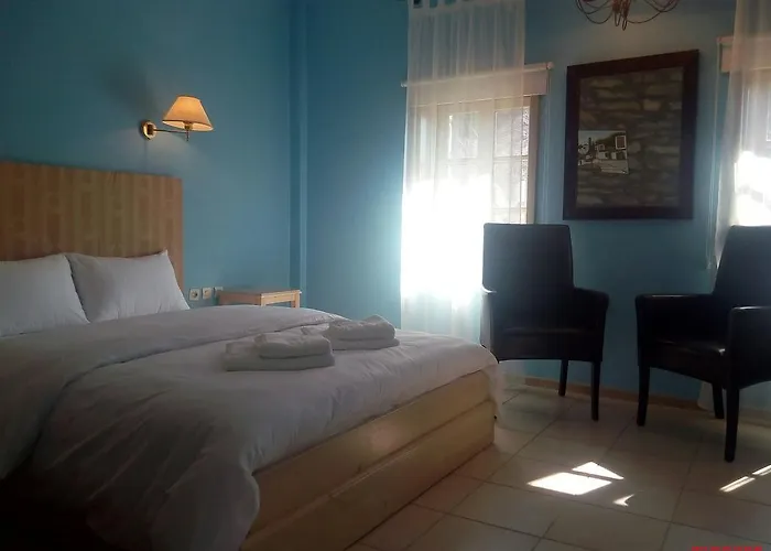 Linouria בית הארחה 3*